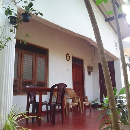 Winstar Homestay Сигирия Екстериор снимка