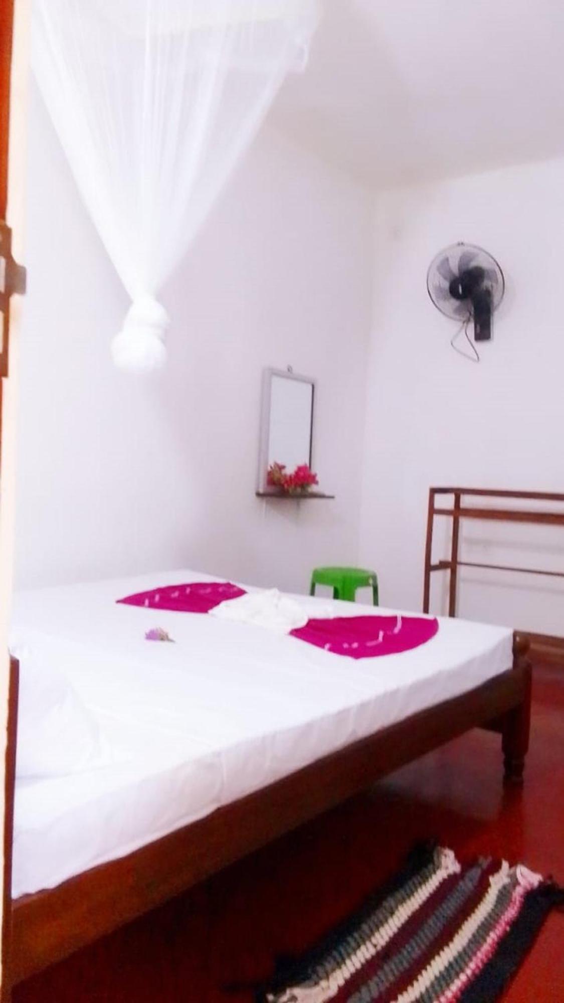 Winstar Homestay Сигирия Екстериор снимка