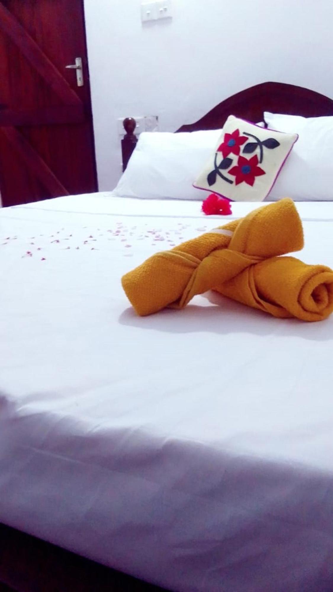 Winstar Homestay Сигирия Екстериор снимка